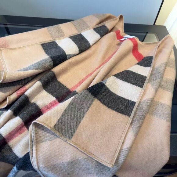 Burberry Camel and Black Check Cape - Picture 4 of 8